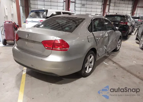 2012 Volkswagen Passat 2.5L Se z USA, uszkodzony, nr VIN 1VWBH7A30CC098322